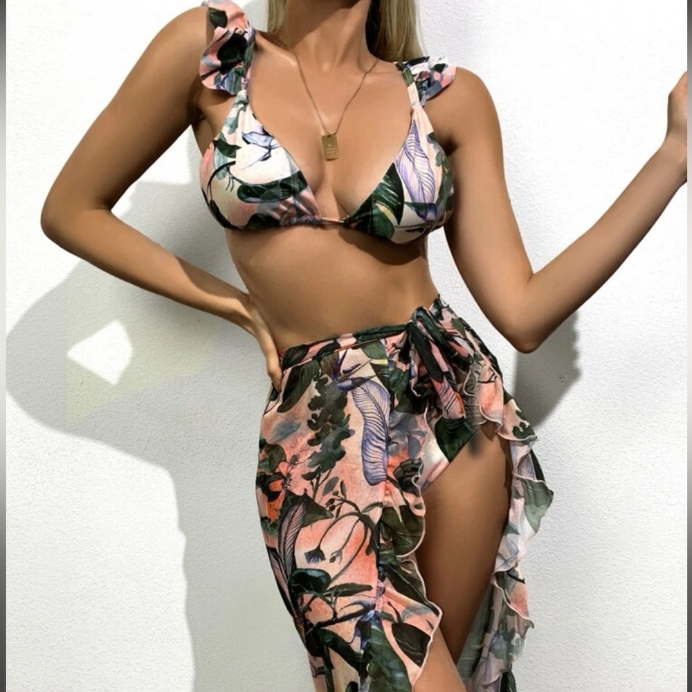 NEVER WORN 3 piece bikini swimsuit set with cover up. Tropical print